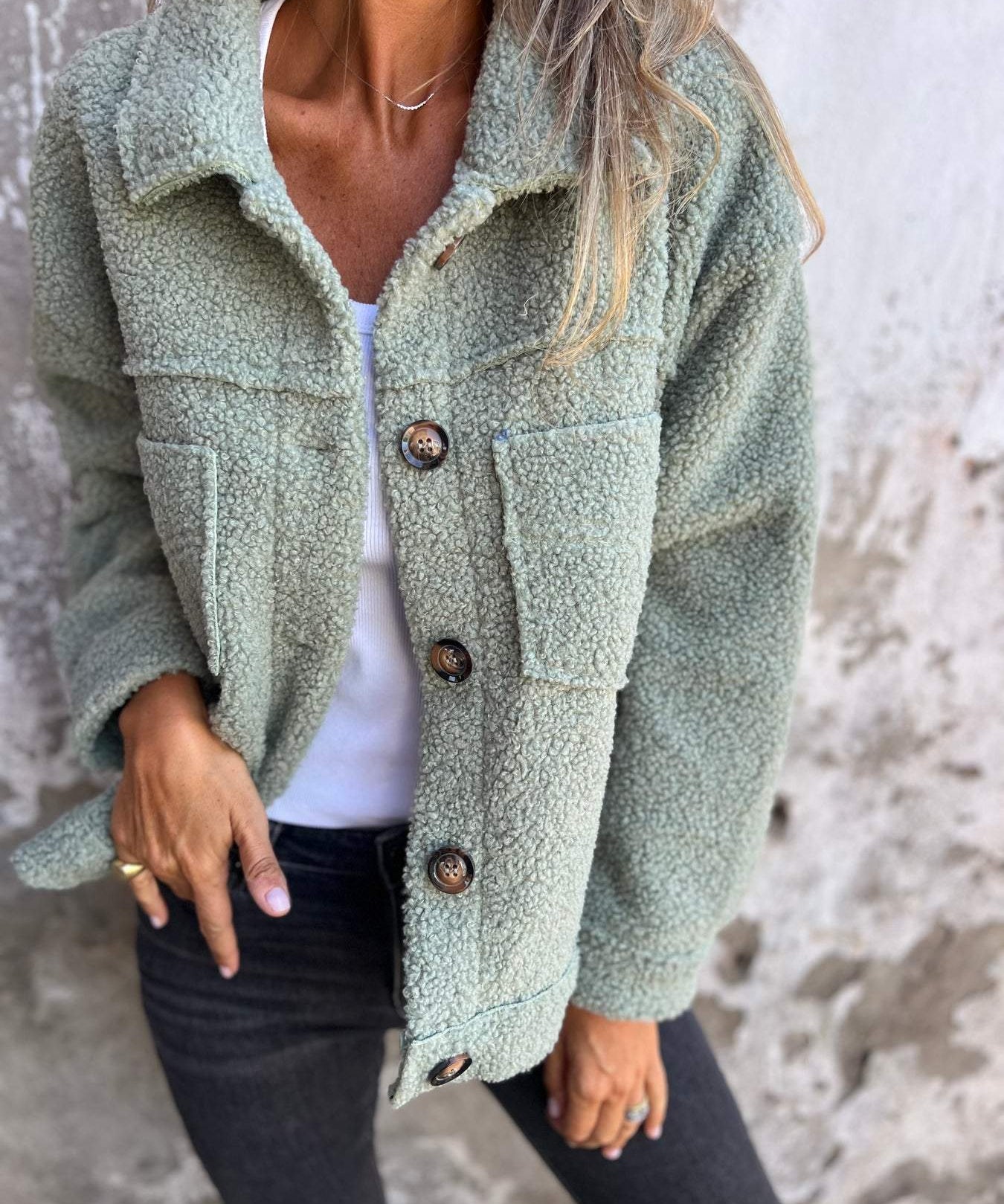Antonia | Cosy Button-Up Jacket