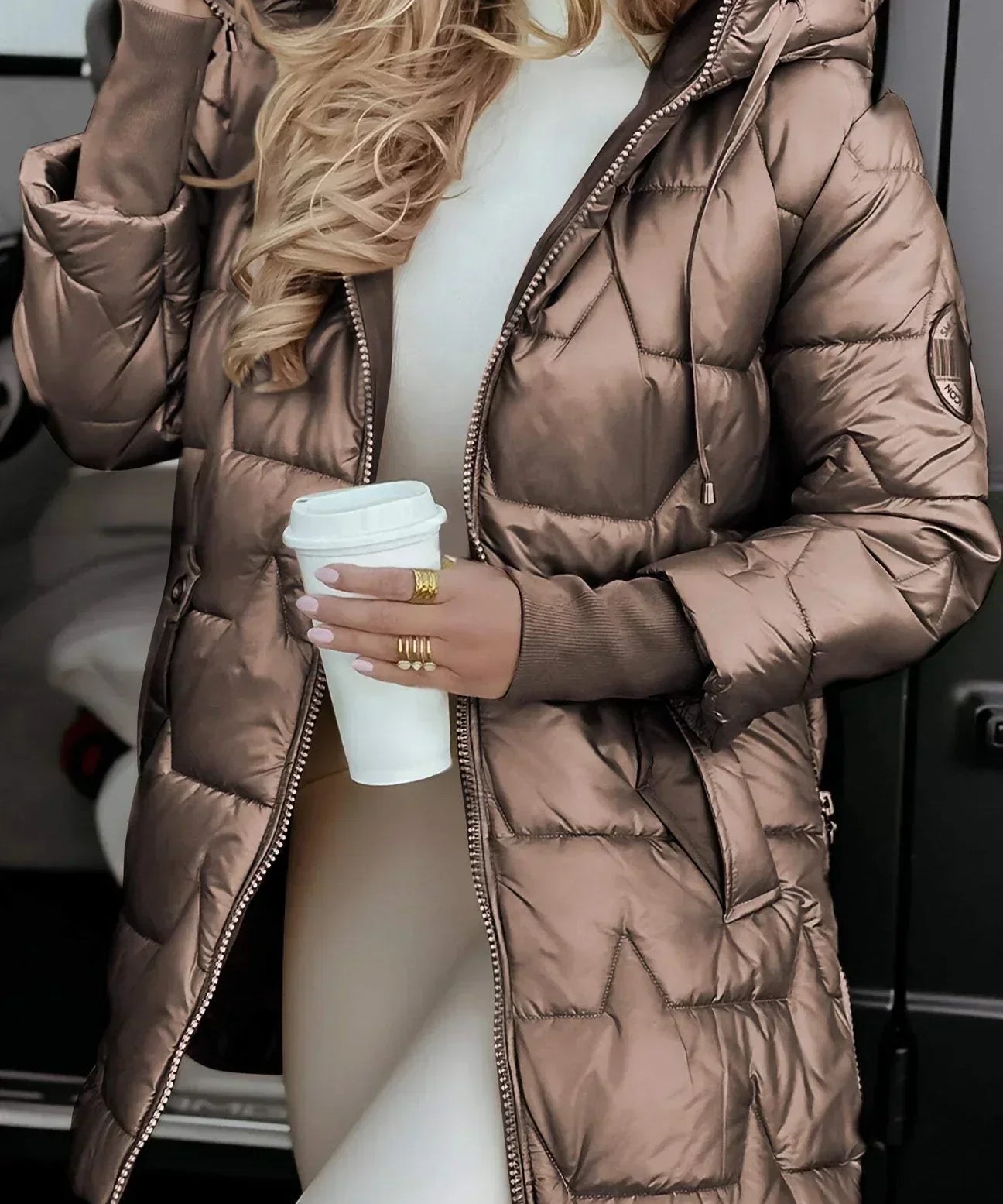 Nora - Elegant Winter Coat with Hood and Padding