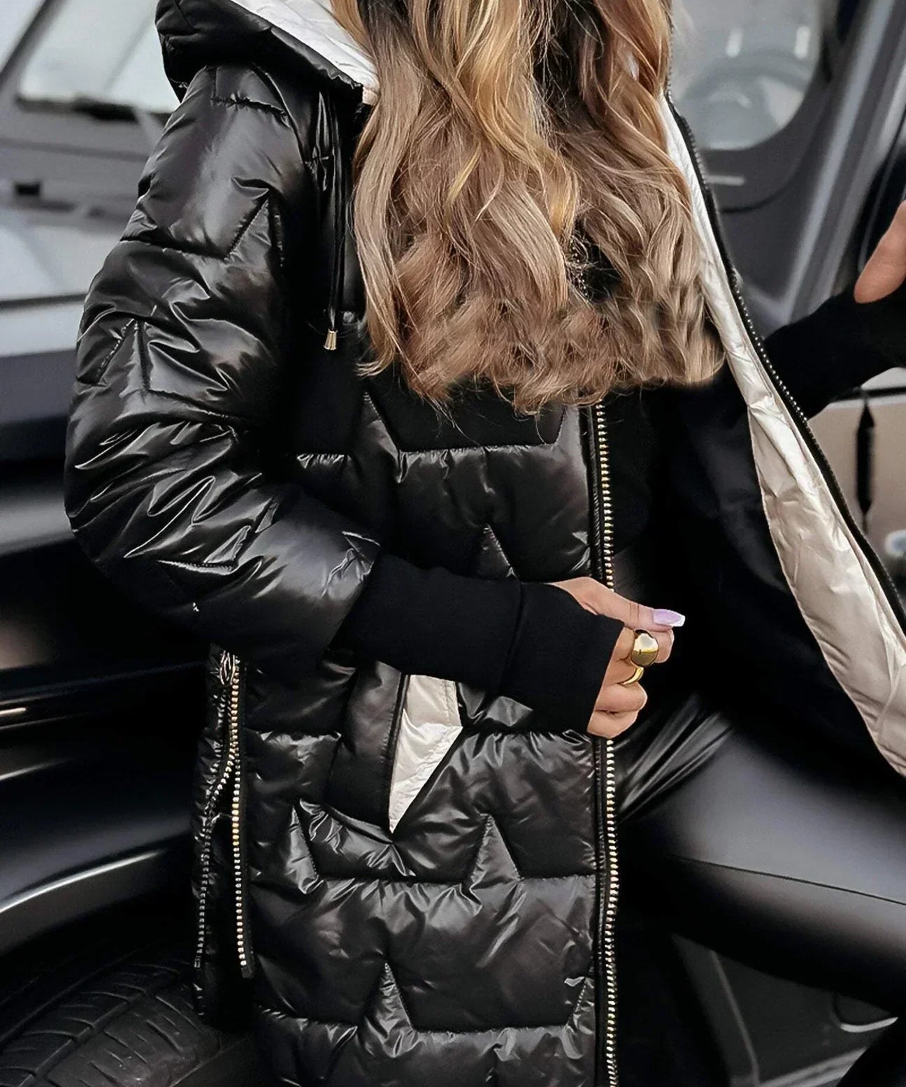 Nora - Elegant Winter Coat with Hood and Padding